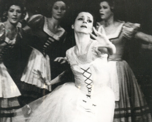 partaygisellefotooperaarchivum600x481 partaygisellefotooperaarchivum600x481
