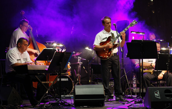 jazz0820policebigband600x380 jazz0820policebigband600x380
