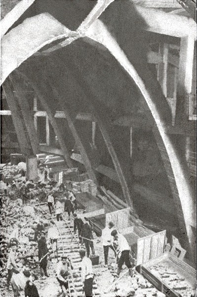 A mesterséges szikla szerkezet-építési munkái, 1907–1910 között. A mesterséges szikla szerkezet-építési munkái, 1907–1910 között.