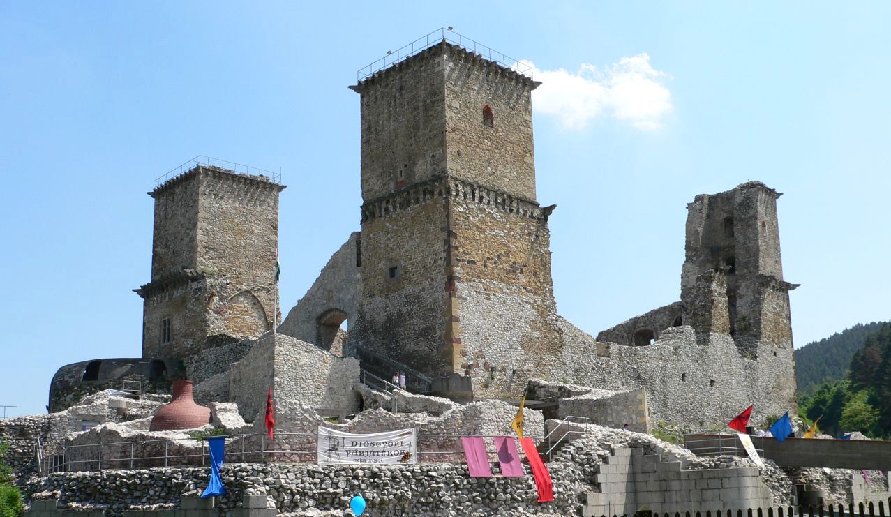 A diósgyőri vár (wikimedia.org) A diósgyőri vár